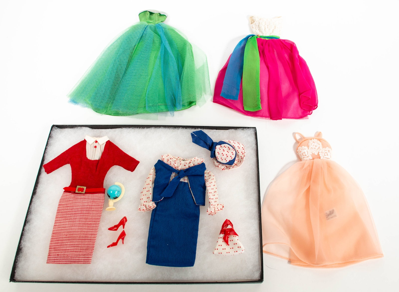 Lot of Barbie Fashions (1 of 7)
