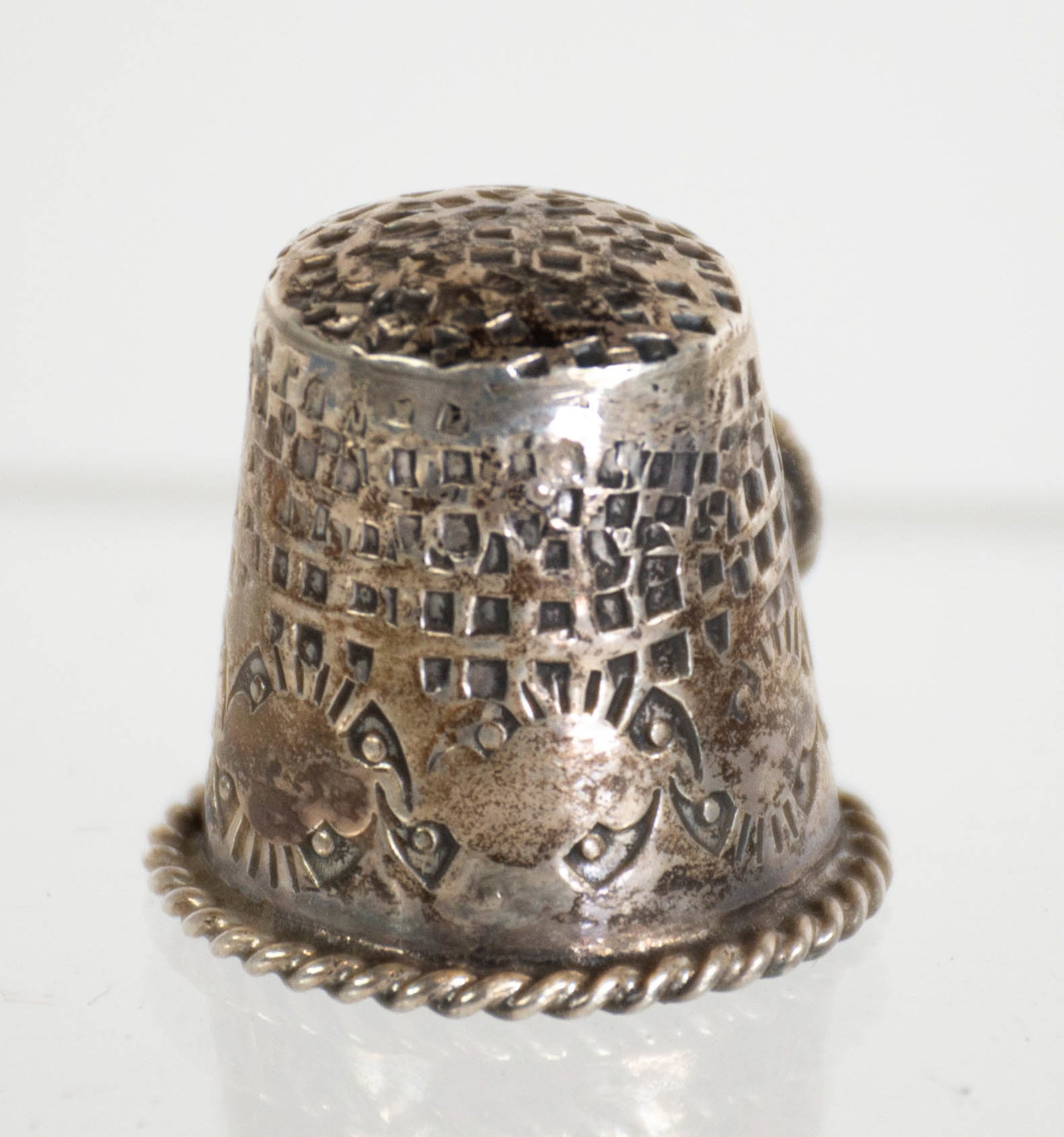 800 and Sterling Silver Thimbles - 6