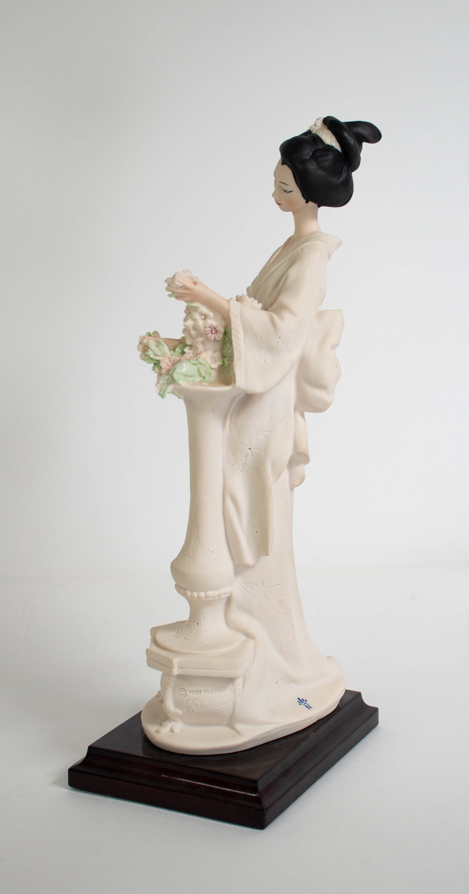 Giuseppe Armani "Oriental Lady with Column" - 3