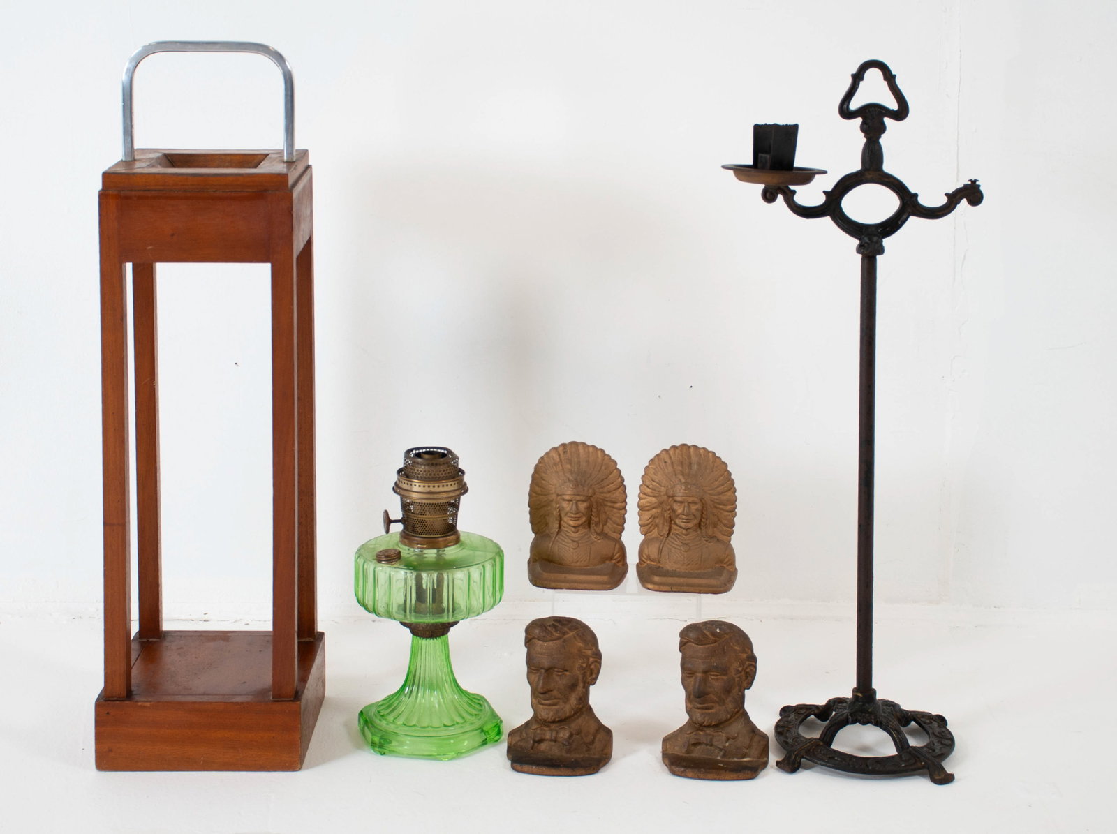 Aladdin Lamp, Cast Iron Bookends, Smoking Stands (1 of 14)