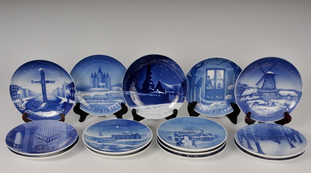 14 Early Bing & Grondahl Christmas Plates: Including: (2) 1908, 1910, 1911, 1913 (flea bite to rim), 1914, 1919, 1924, 1946, 1947, 1952, 1954, 1955, 1959 (Ref. 306A)