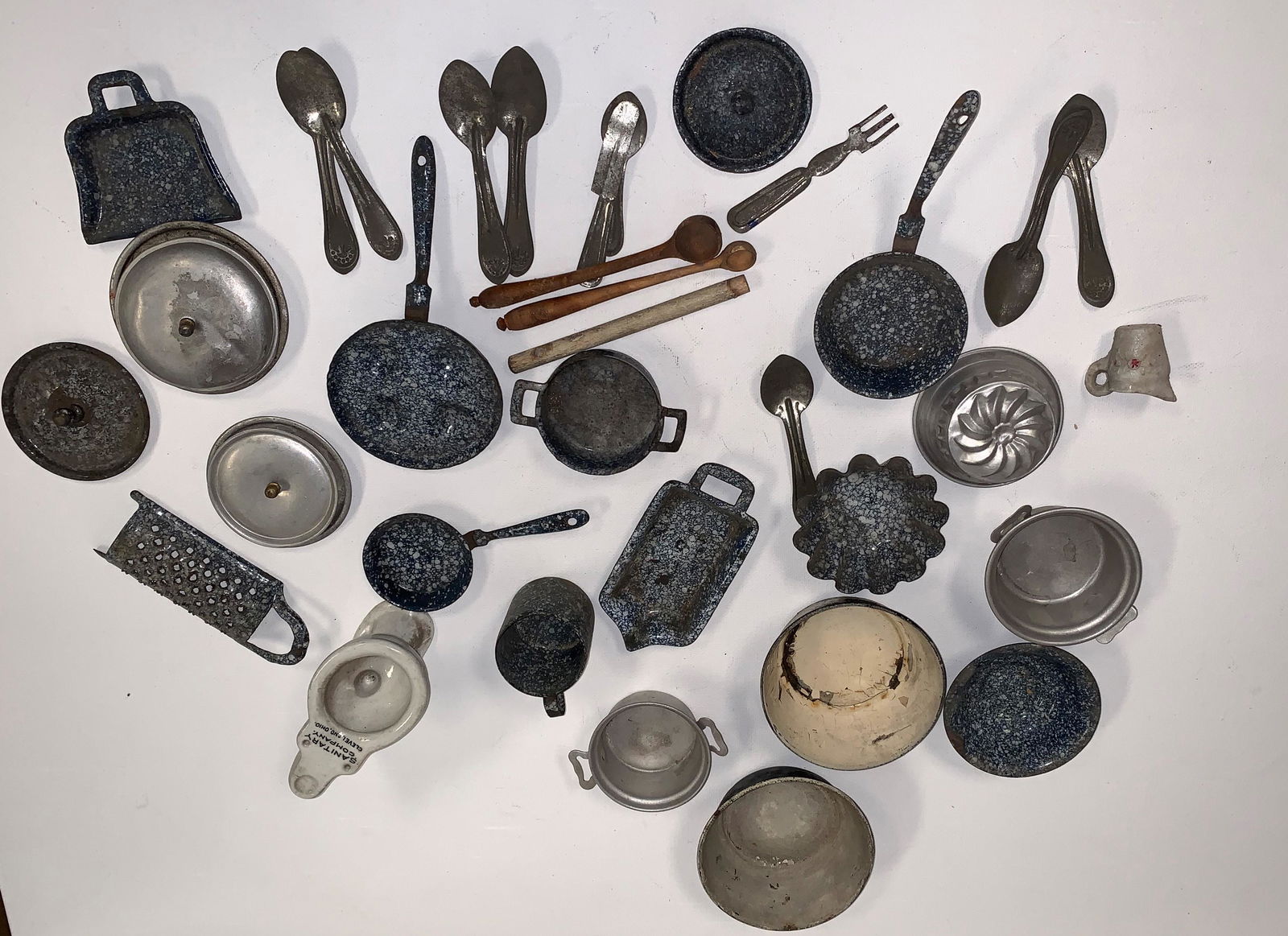 Miniature Pots and Pans (1 of 2)