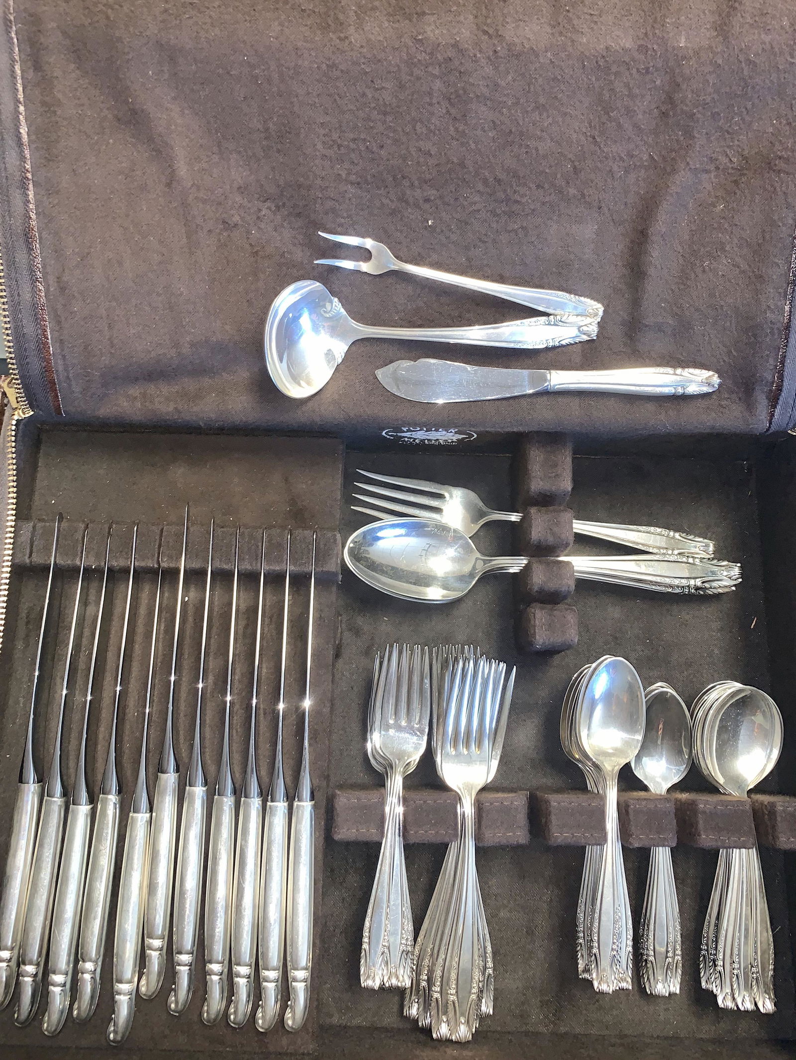Wallace 78 pc."Stradivari" sterling Flatware (1 of 3)