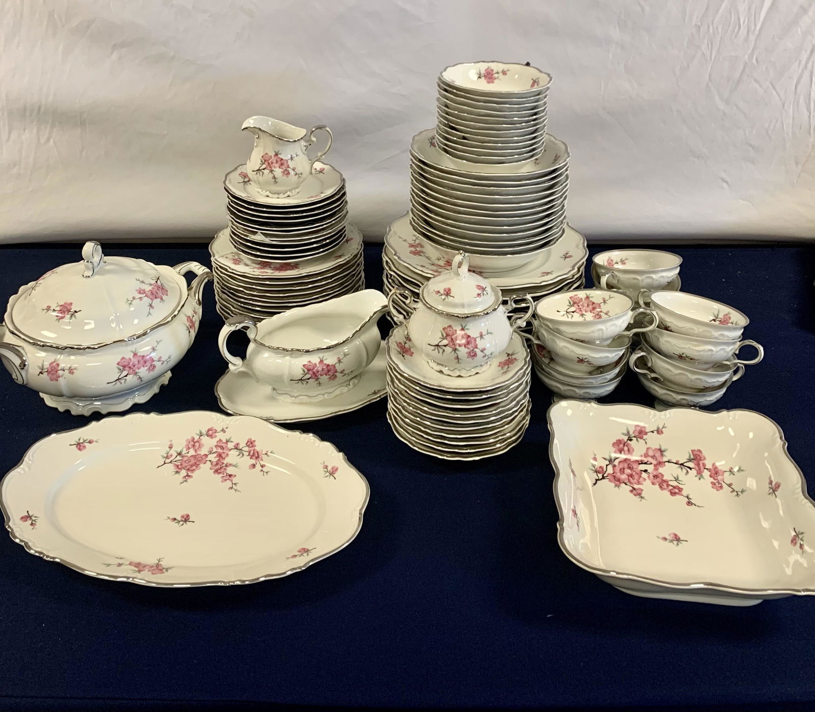Edelstein Bavaria 'Madam Butterfly' Dishset, 84 Pieces (1 of 4)