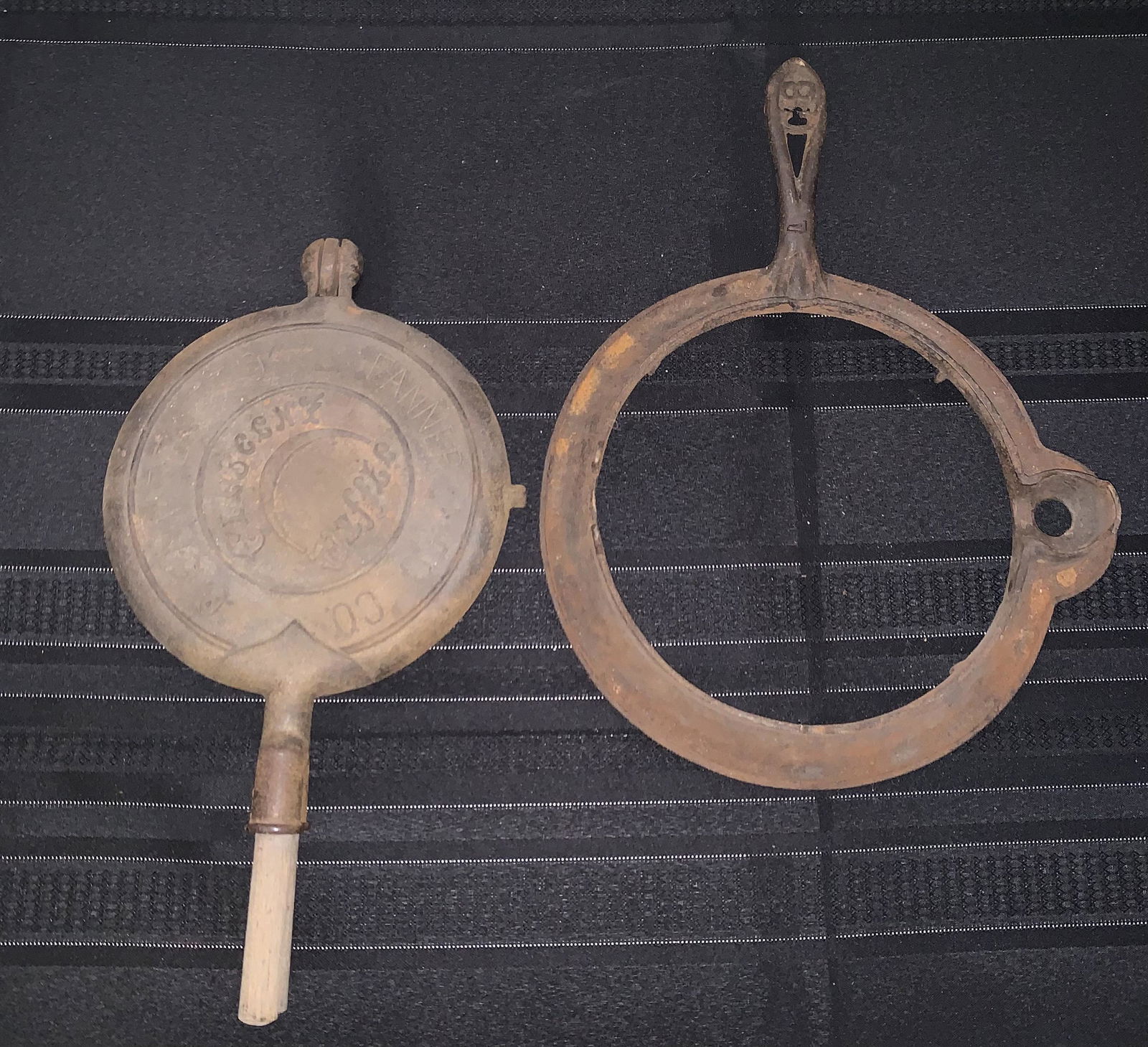 Cast Iron Waffle Maker, Crescent Waffle Iron (1 of 4)