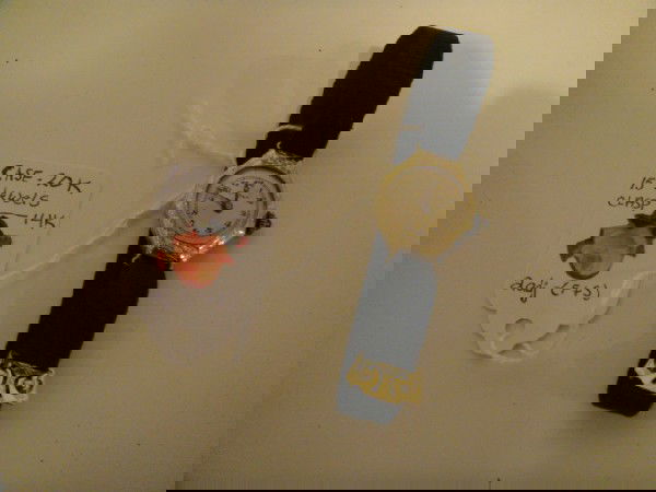 Ladies Eterna 15 Jewels Wrist Watch: nice vintage ladies watch, 14k clasp and 20k face. great ladies watch.