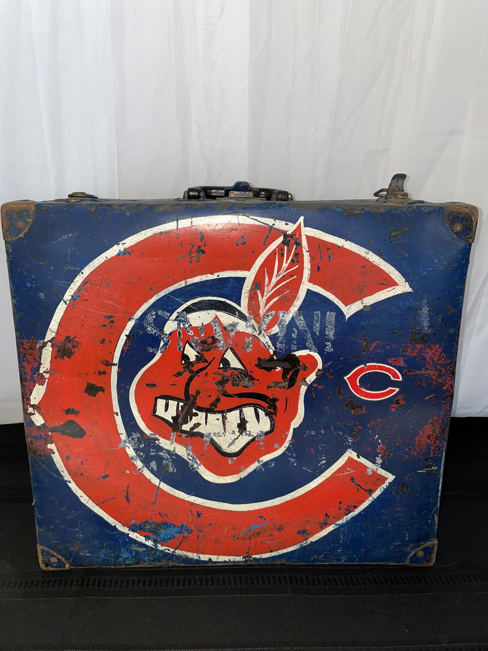 Vintage Cleveland Indians Case (1 of 5)