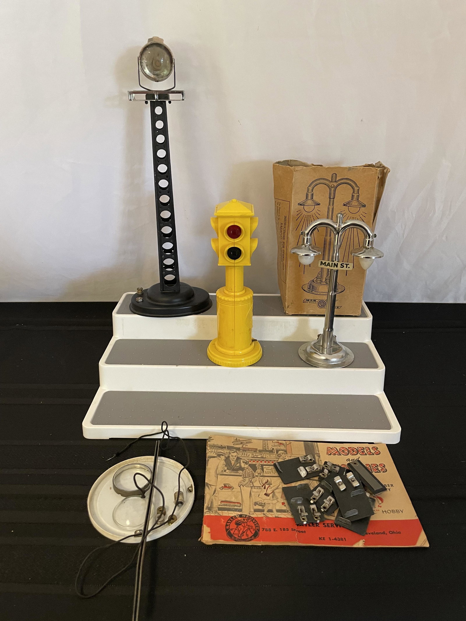 Marx Misc Signal Lot: Marx Misc Signal Lot