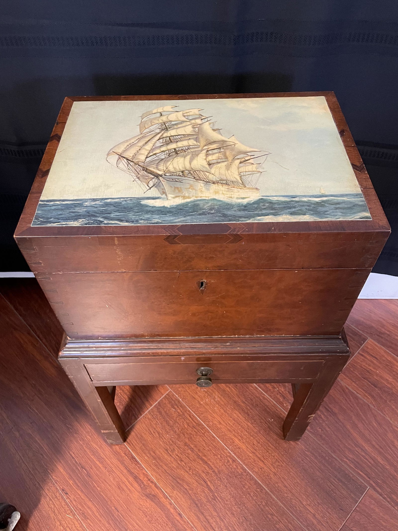 Benson & Hedges Ship Humidor on Stand (1 of 7)