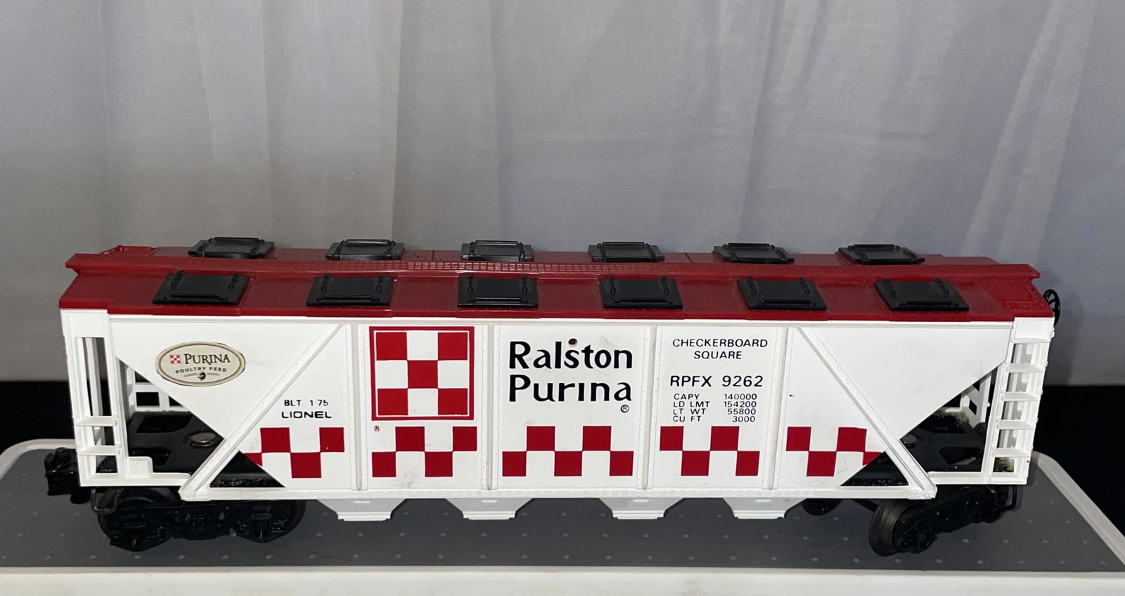 Lionel 9262 Purina Hopper Car: Lionel 9262 Purina Car