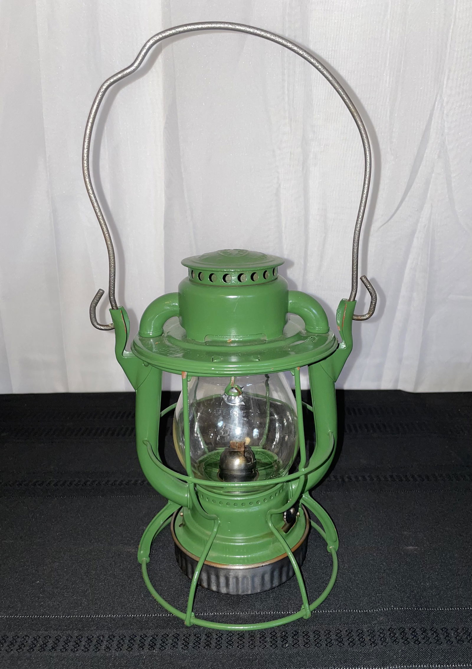 Dietz Vesta Lantern New York, Green, CNX Globe (1 of 4)