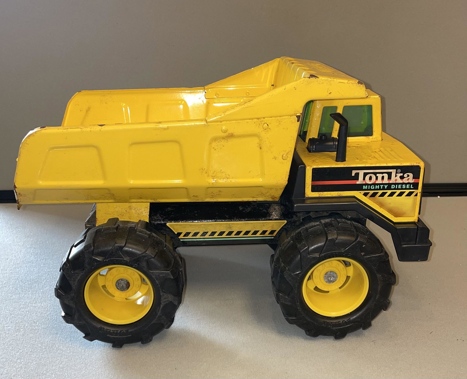 Tonka Mighty Diesel Dump Truck: Tonka Mighty Diesel Dump Truck, some rust, 16''