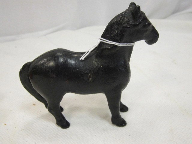 Black Beauty Cast Iron Still Bank: Horse still bank. Approx 4". Condition is good.