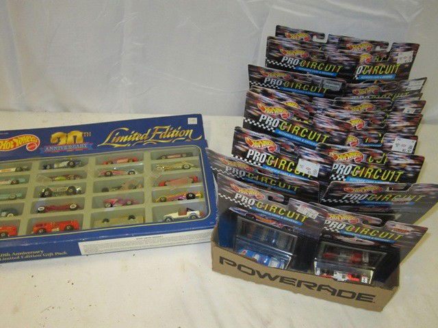 Hot wheels Collection Lot: gift set with 20 hot wheels and addition flat with 26 pro circuit cars. All in original packages