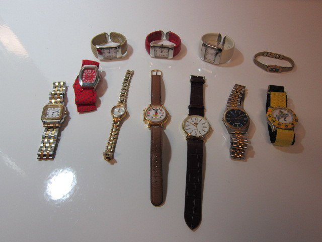 11 Watches lot: Music Mickey, Seiko, Arthroman and misc