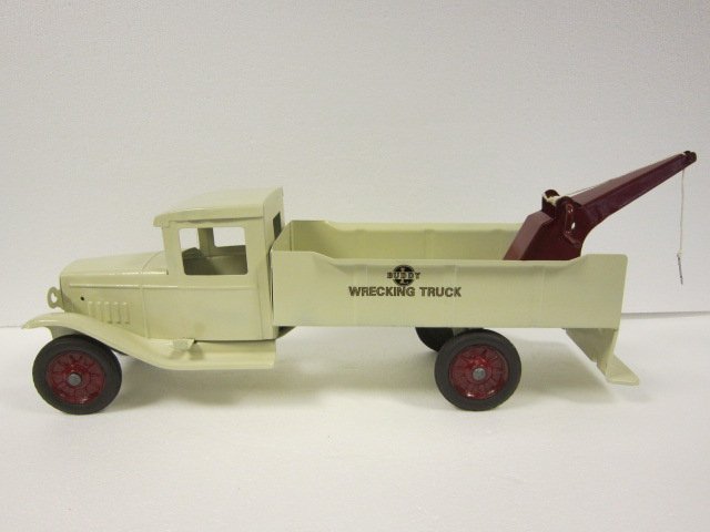 Buddy L Wrecker: Buddy L Wrecker 30" 21" Repainted
