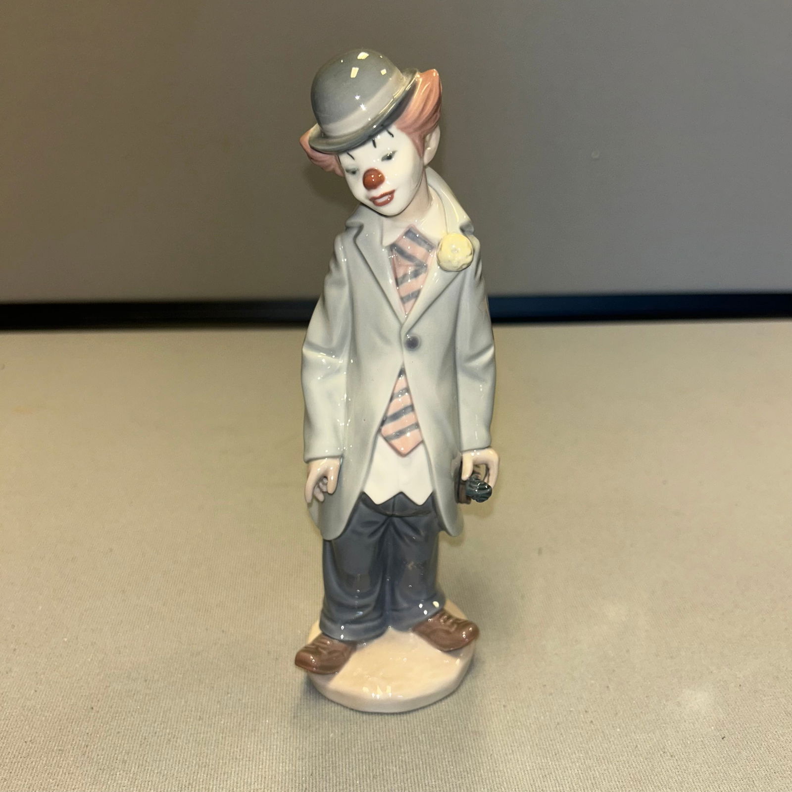 LlADRO PORCELAIN FIGURE CIRCUS SAM (1 of 4)