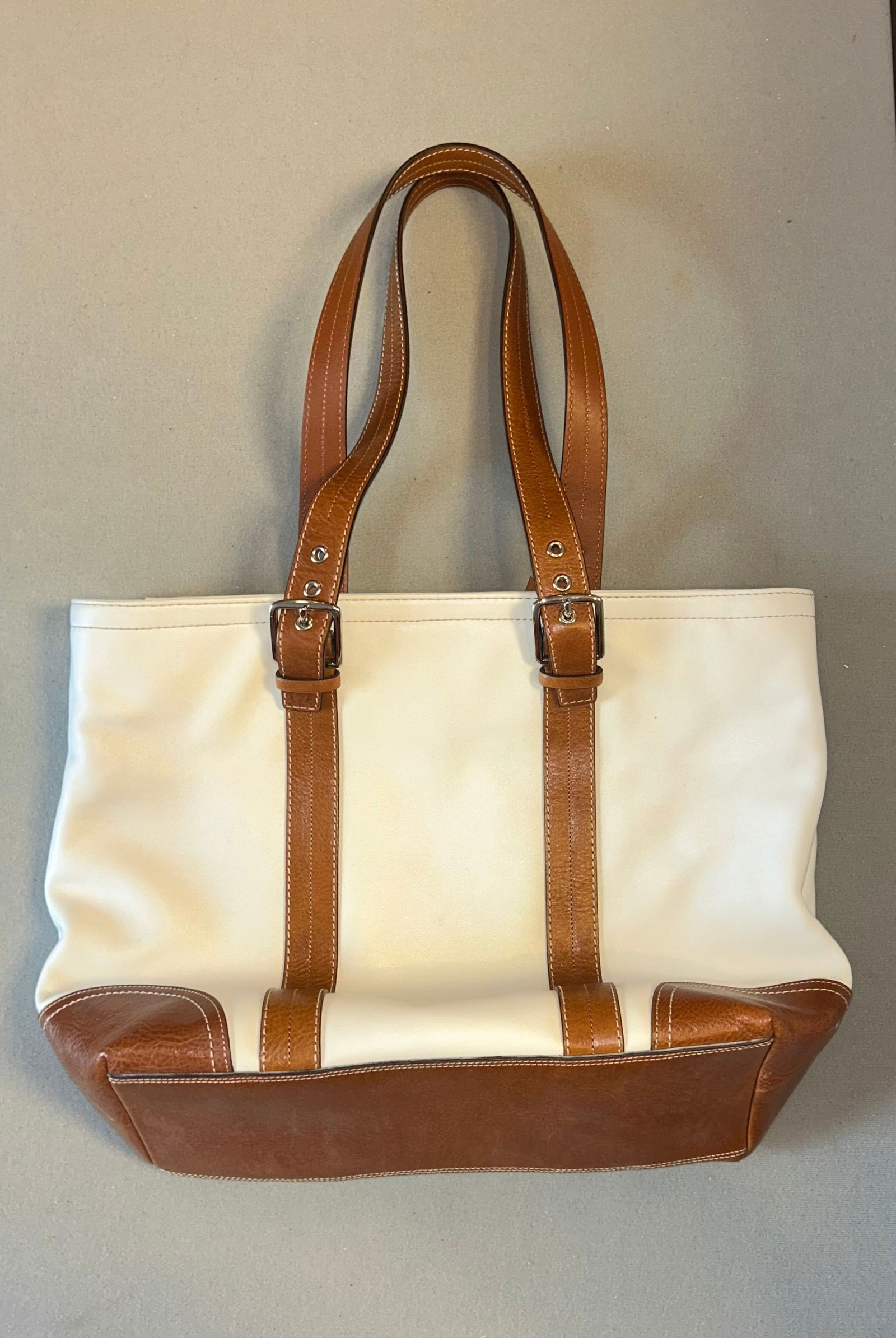 COACH HAMPTON TOTE: COACH HAMPTON TOTE GOOD CONDITION BROWN CREAM COLORED