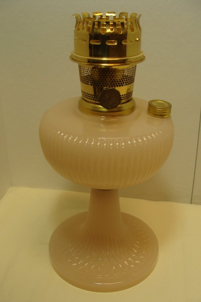 Aladdin #23 Queen Rose Mnstone Table Lamp: Aladdin #23 Queen Rose Moonstone Kerosene Table Lamp, 13"h