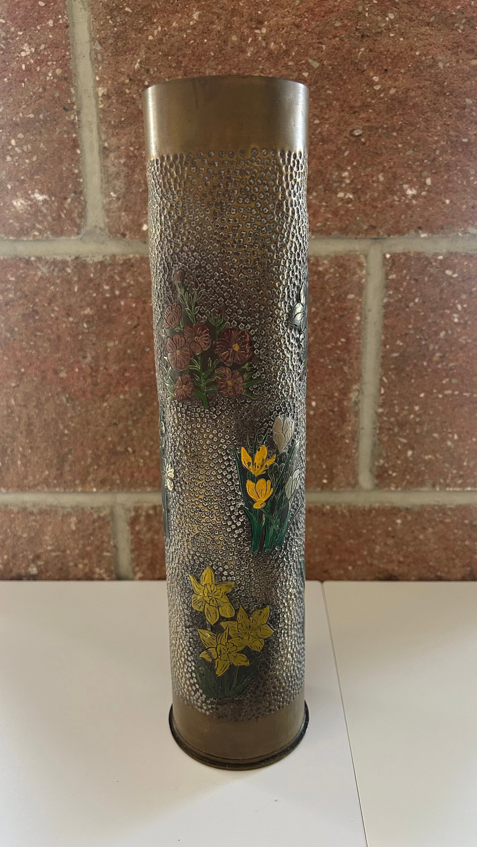 WW1 TRENCH ART VASE: WW1 TENCH ART VASE, COLORED FLORAL MOTIFS, ART DECO, 14''TALL