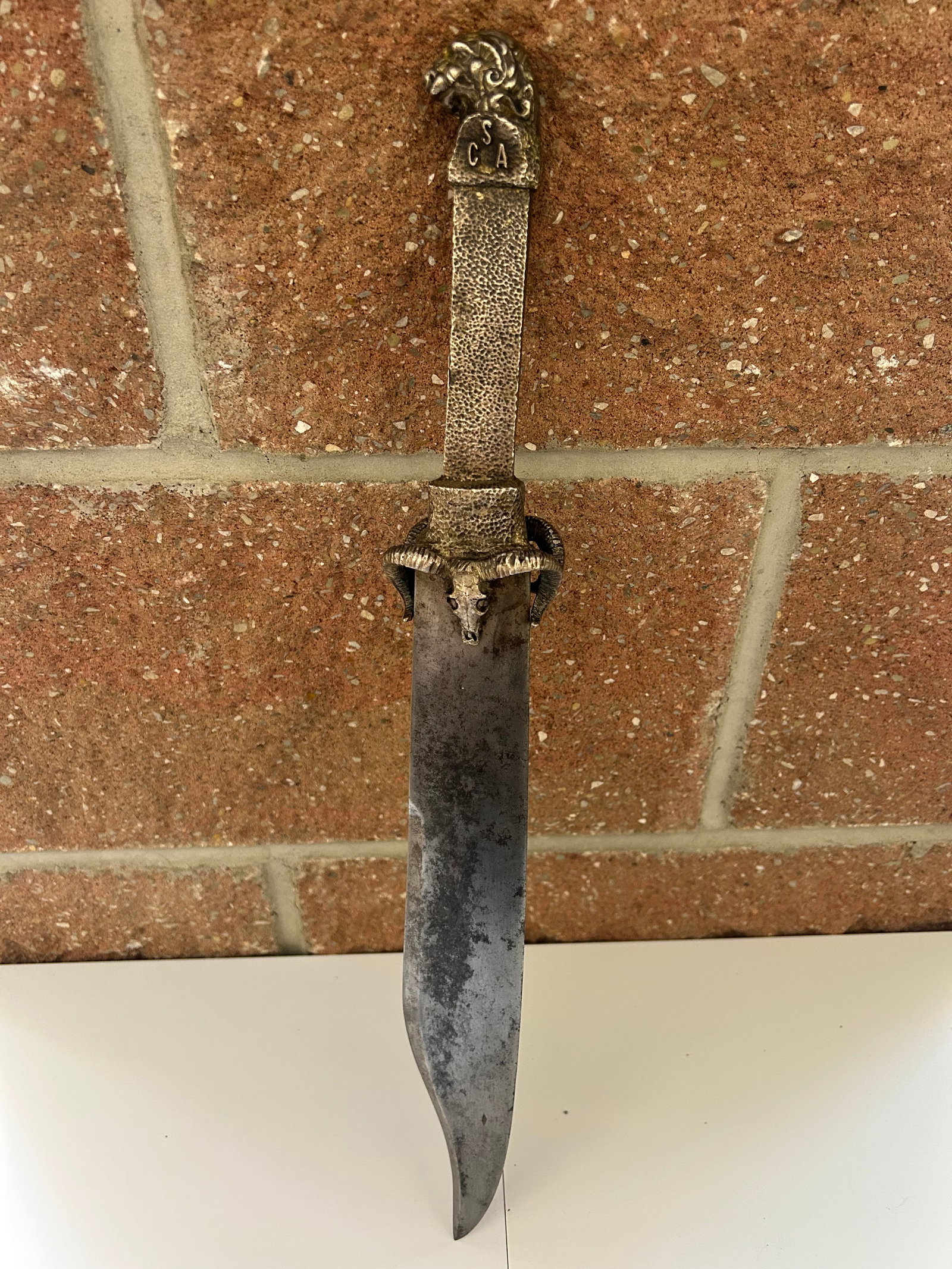 LARGE GOTHIC FANTASY DAGGER: LARGE GOTHIC FANTASY DAGGER, LION HEAD POMMEL AND RAM HEAD GUARD, MEDIEVAL STYLE MARKED SCA, ''SOCIETY OF CREATIVE ANACHRONISM'' 17''LONG