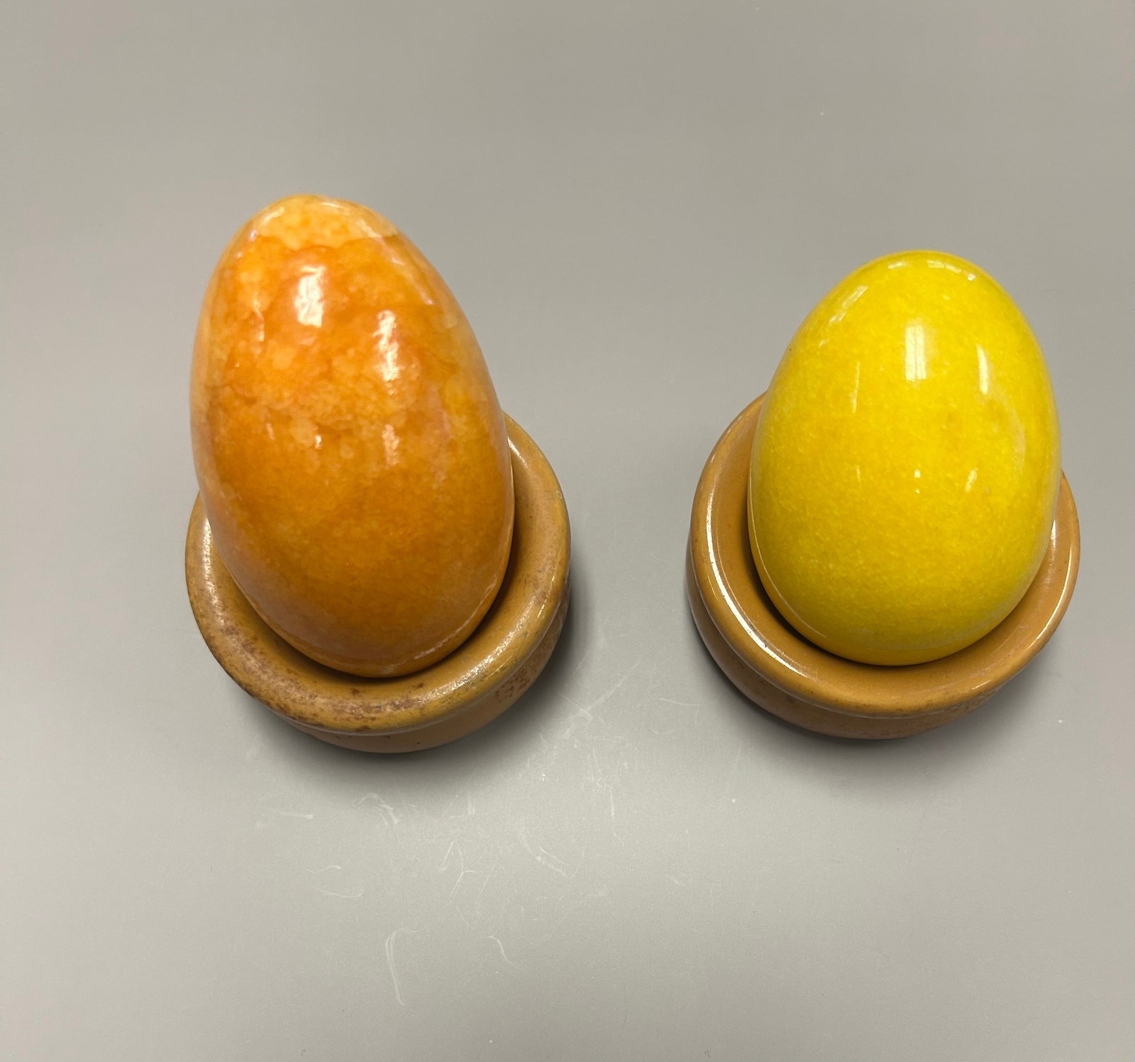 HALL MADE IN USA 1919 EGGS AND STANDS: HALL MADE IN USA 1919 EGGS AND STANDS