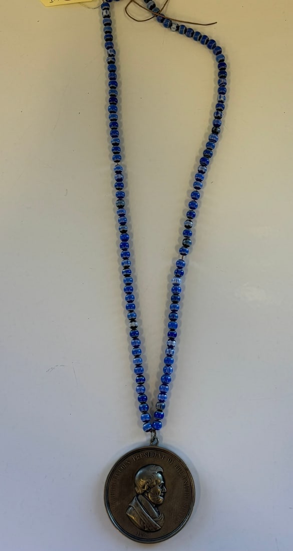 LINCOLN INDIAN PEACE MEDALS WITH BEADED NECKLACE. (1 of 4)