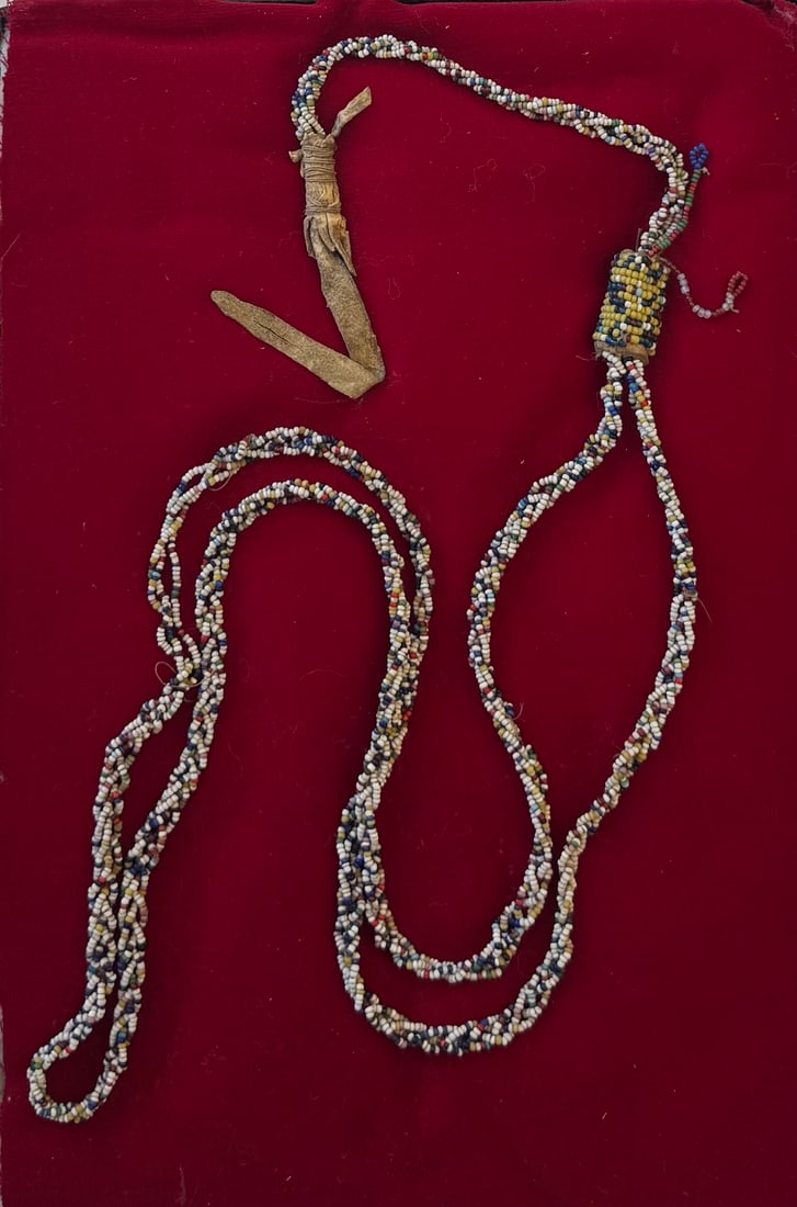 NATIVE AMERICAN VINTAGE PLAINS BEADED NECKLACE (1 of 3)