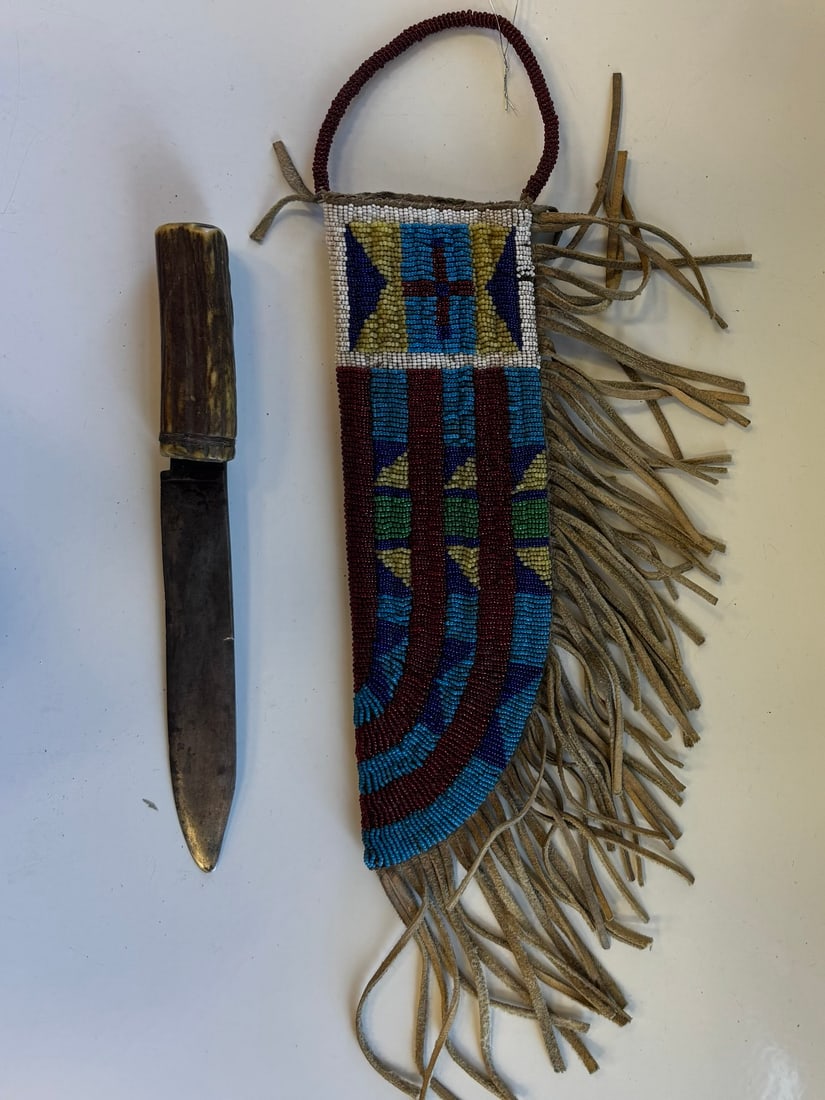 INDIAN STYLE SHEATH & STAG HANDLED KNIFE (1 of 3)