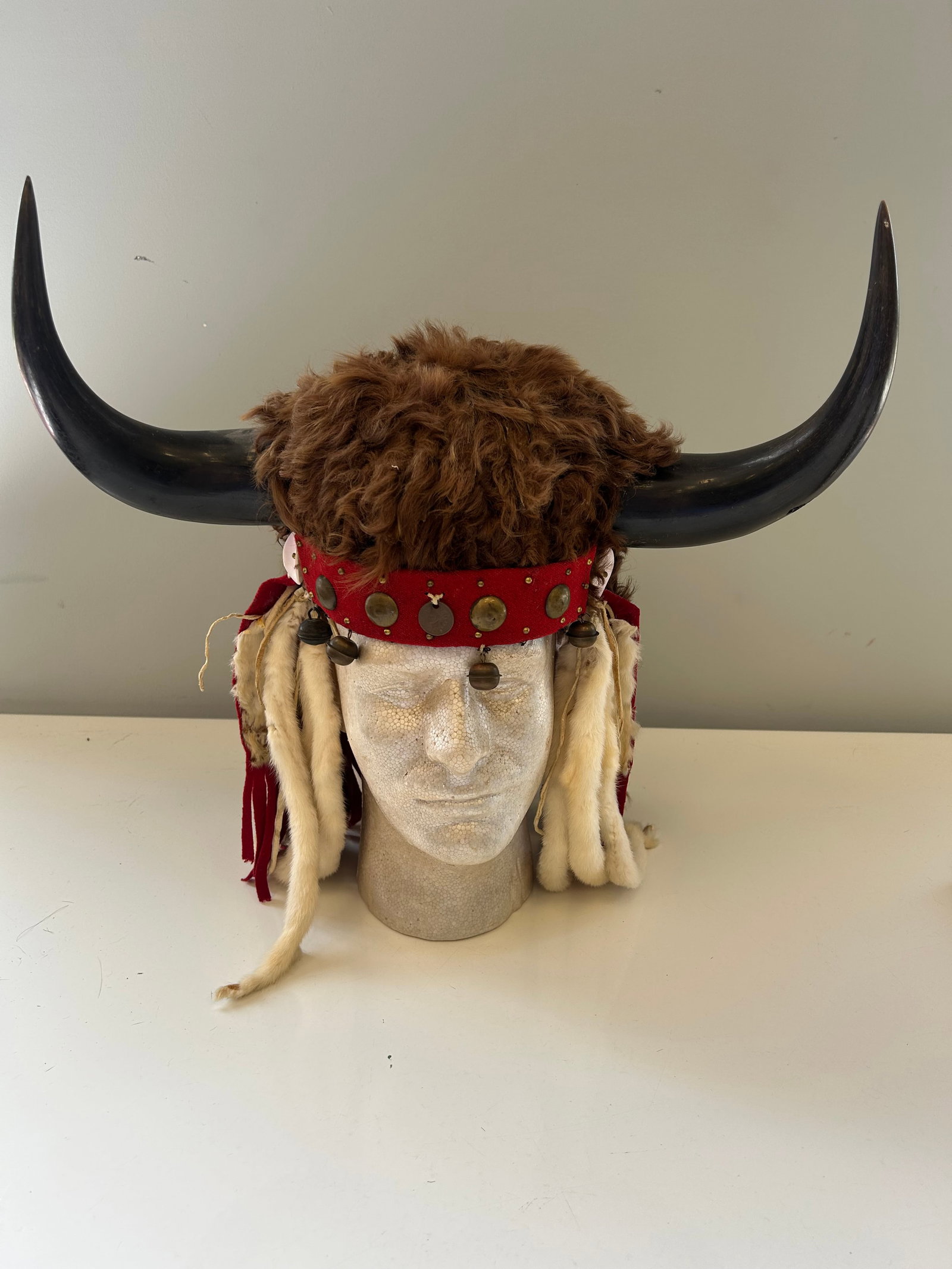 NATIVE AMERICAN PLAINS INDIAN STYLE HORN BONNET (1 of 6)