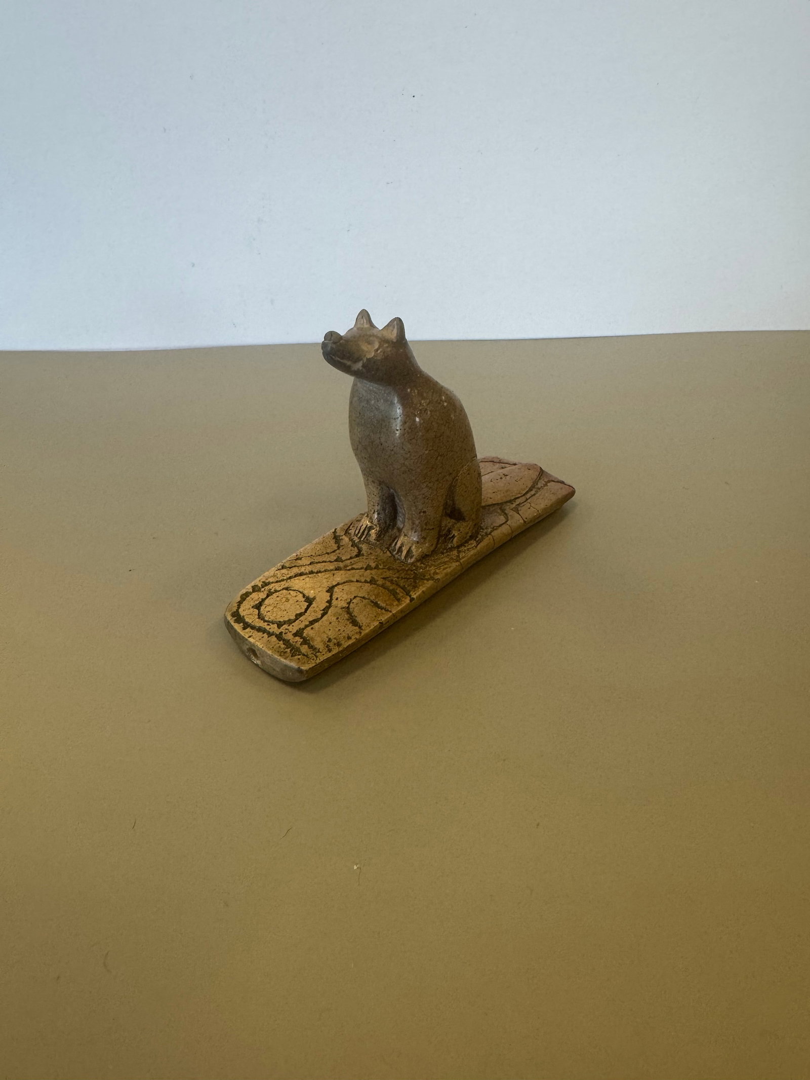 WOLF EFFIGY PLATFORM PIPE (1 of 4)