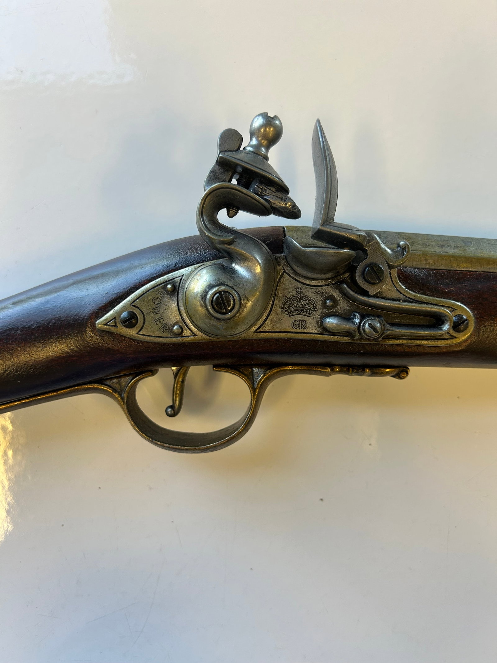 REVOLUTIONARY WAR MUSKET "REPLICA" (1 of 8)