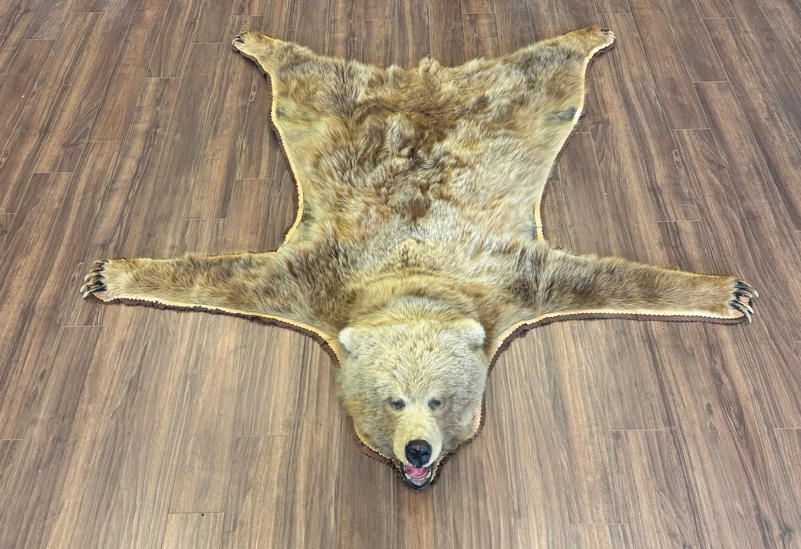 PREMIUM BLONDE BEAR RUG (1 of 5)