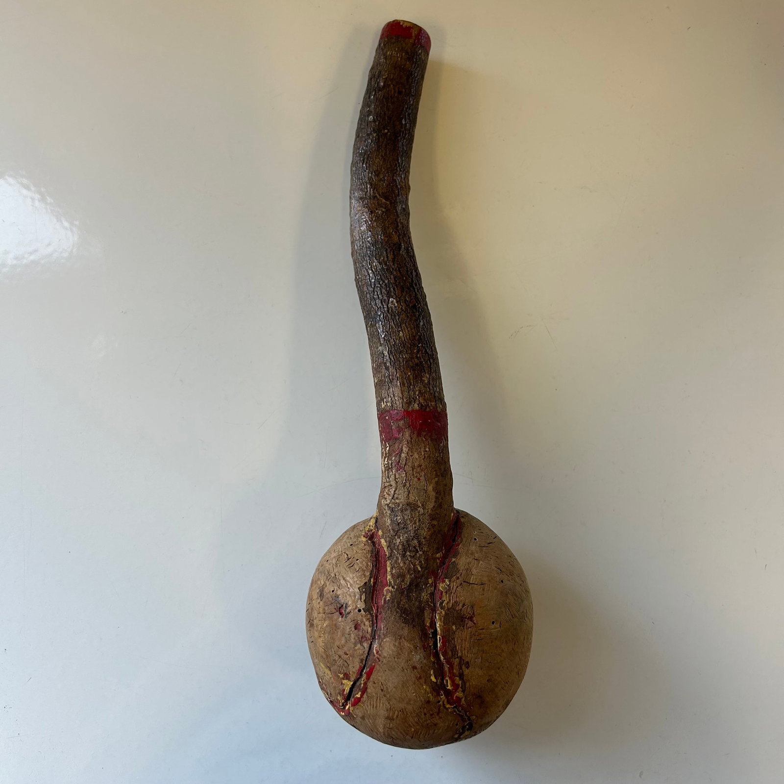 BURL HEAD WAR CLUB: BURL HEAD WAR CLUB FROM OSWEGO NEW YORK.ITEM TAG SAYS IT CAME FROM A "INDIAN RELIC AUCTION OF ITEMS FROM THE LENAPE INDIAN MUSEUM"PROVENANCE: ESTATE OF DOUG DIVISH NORTH EAST OHIO