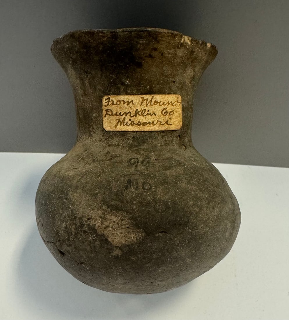 MISSISSIPPIAN SHELL- TEMPERED POTTERY JAR (1 of 4)