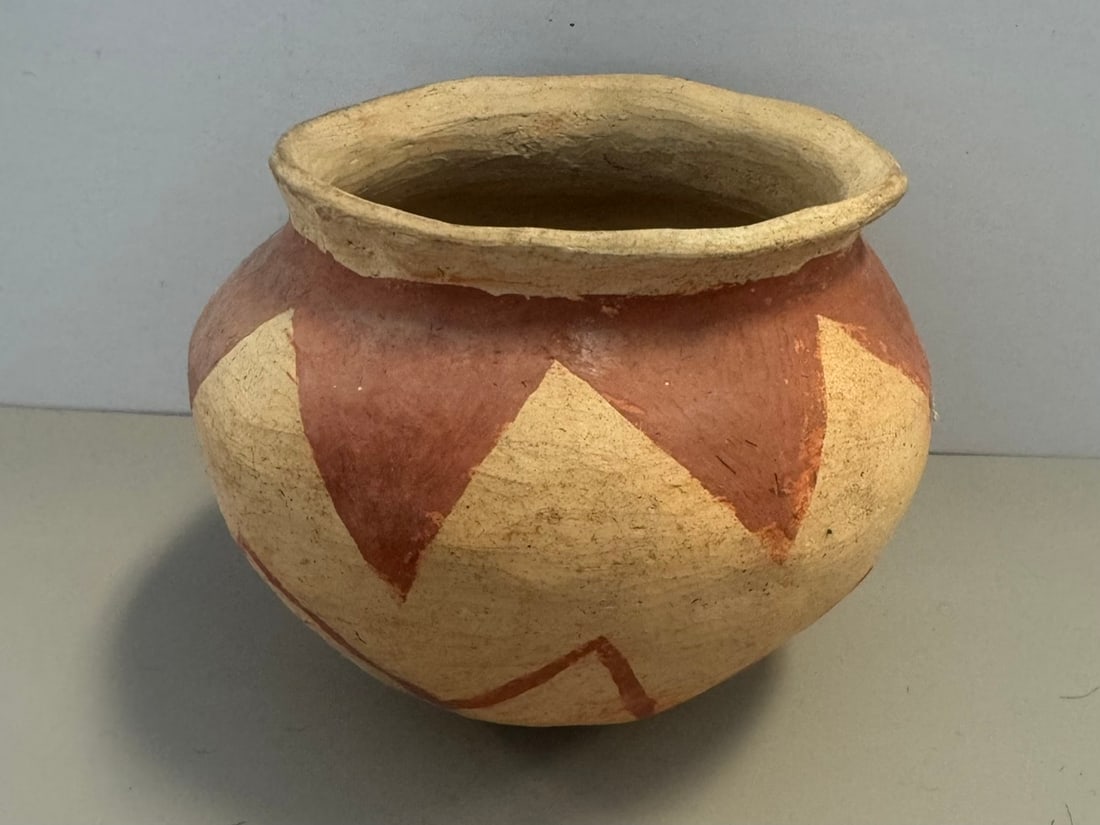 SOUTHWEST PUEBLO STYLE POTTERY (1 of 3)