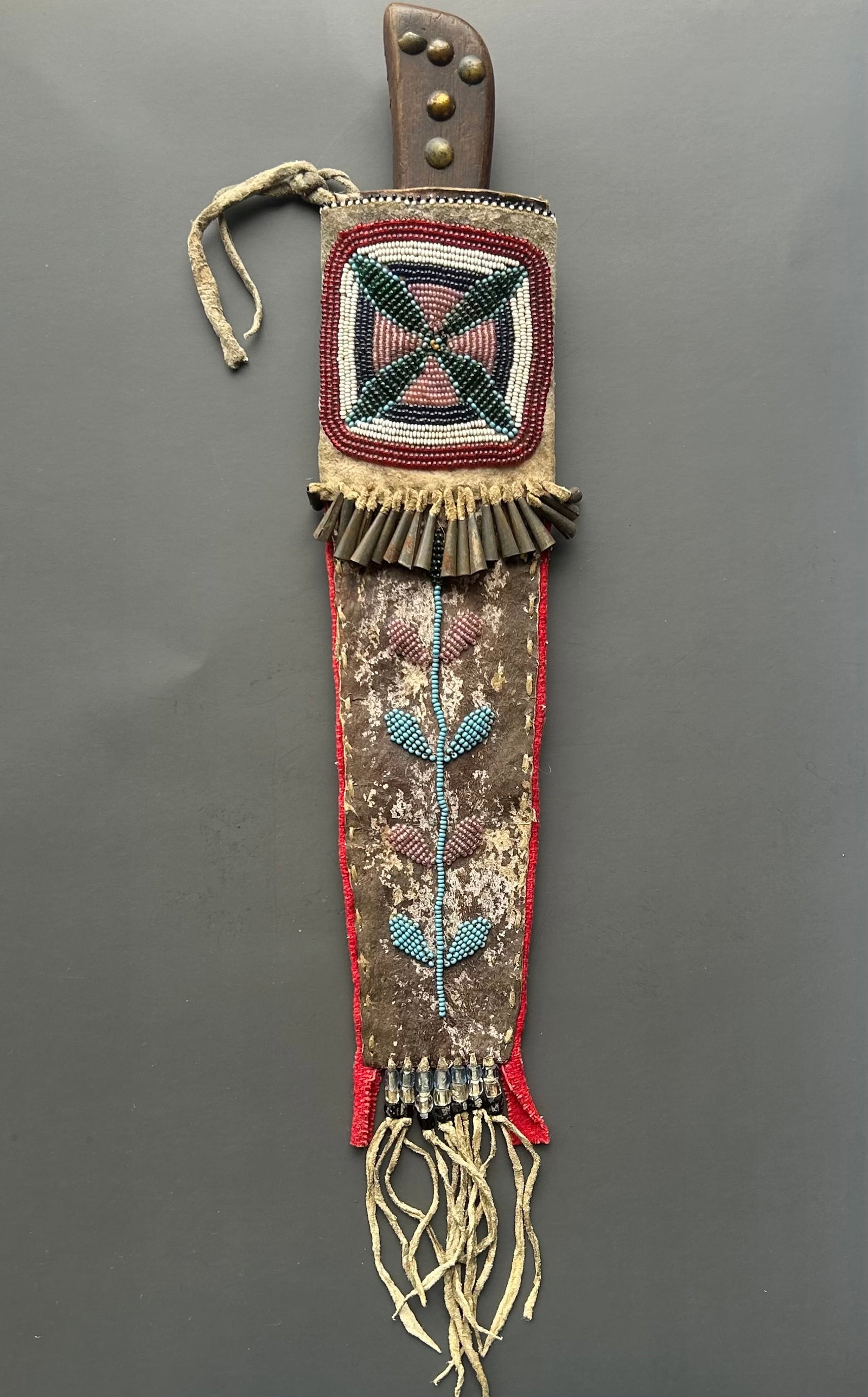 NORTHERN PLAINS / PLATEAU BEADED HIDE KNIFE SHEATH (1 of 3)
