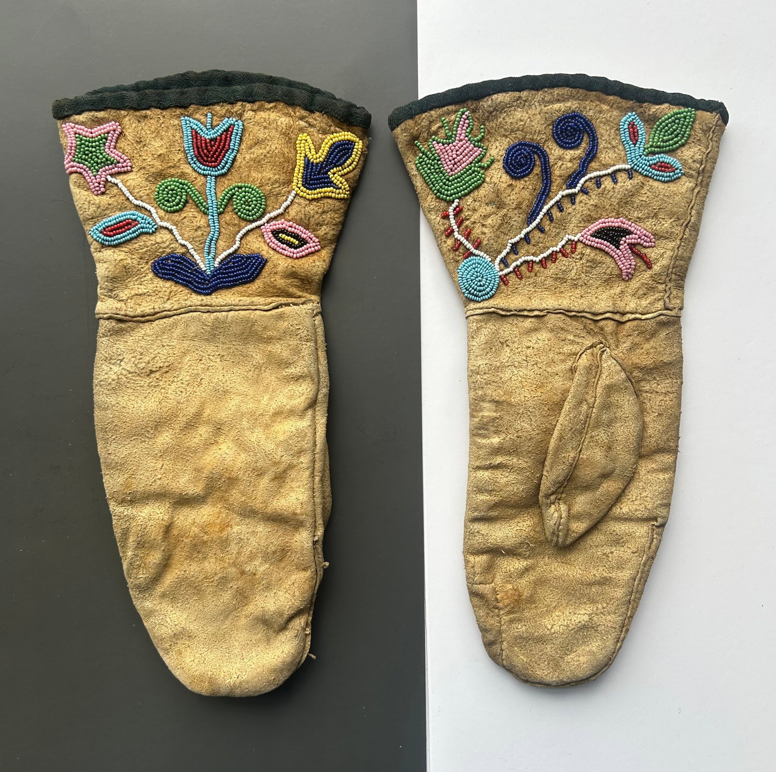 PAIR OF EARLY 20TH CENTURY BEADED GAUNTLET MITTENS (1 of 3)
