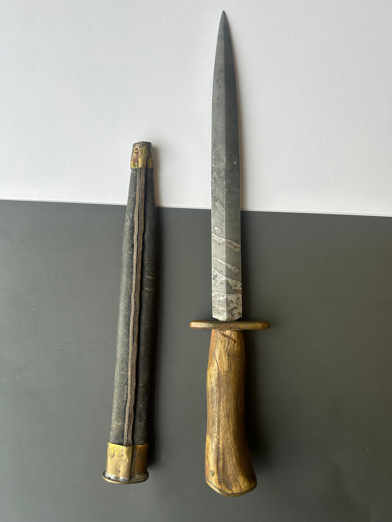 ANTIQUE 19TH CENTURY HUNTING KNIFE (1 of 3)