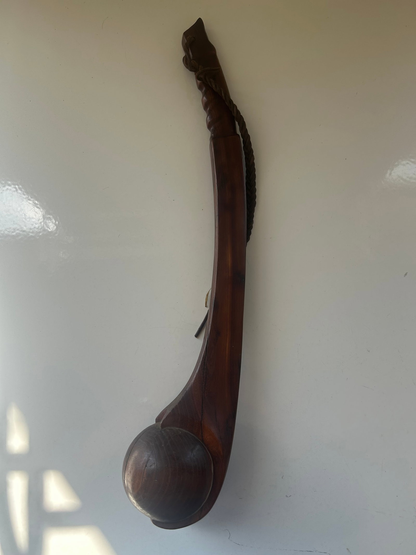 CARVED HARDWOOD BALLHEAD CLUB, PLAINS STYLE (1 of 2)