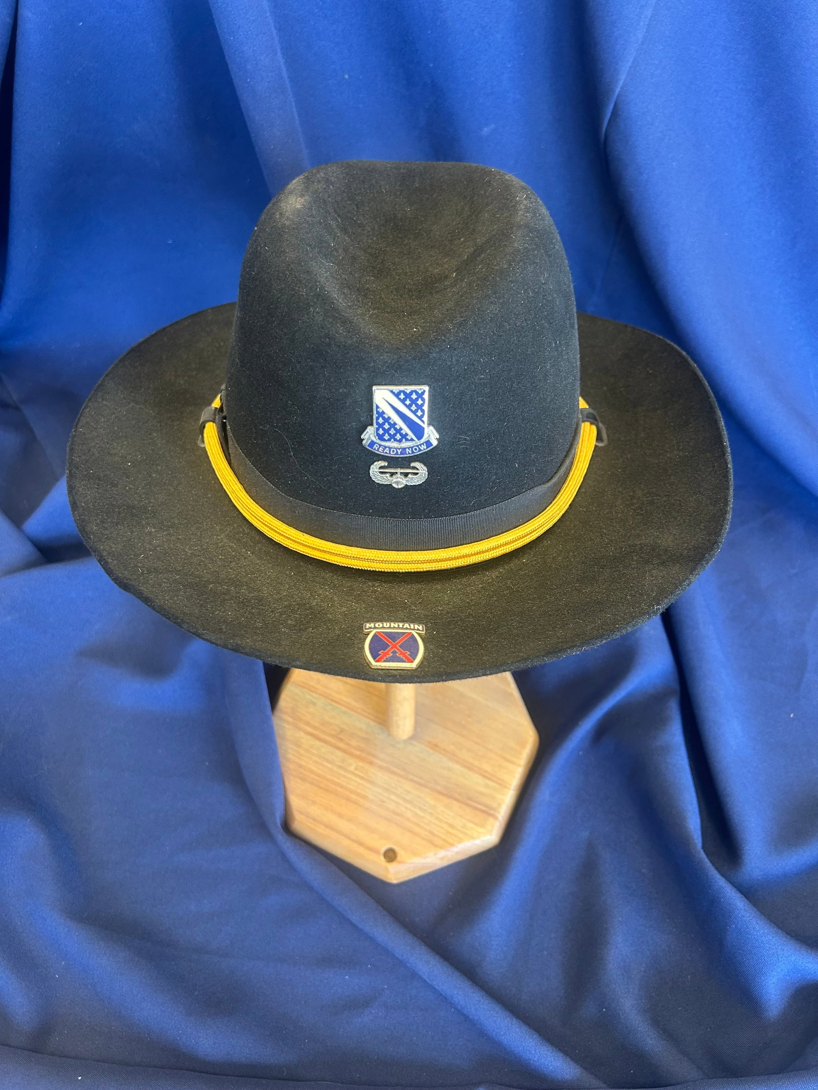 2011 STETSON U.S. ARMY CAVALRY HAT (1 of 3)