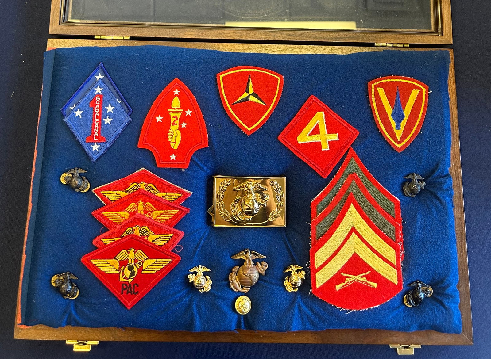 U.S. MARINE CORPS INSIGNIA, PATCH & EGA DISPLAY (1 of 3)