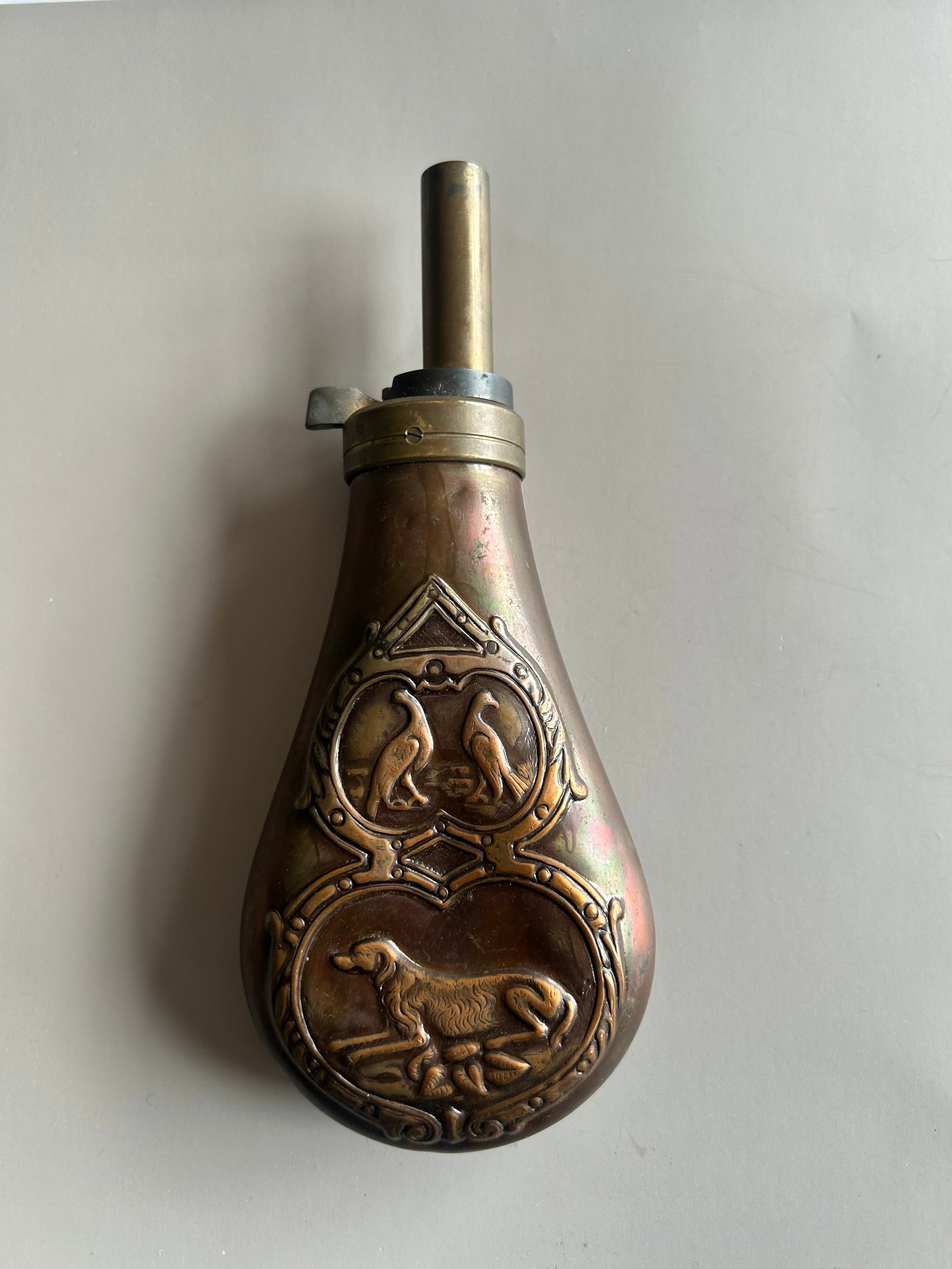 20TH CENTURY MODERN REPLICA REMINGTON POWDER FLASK (1 of 3)