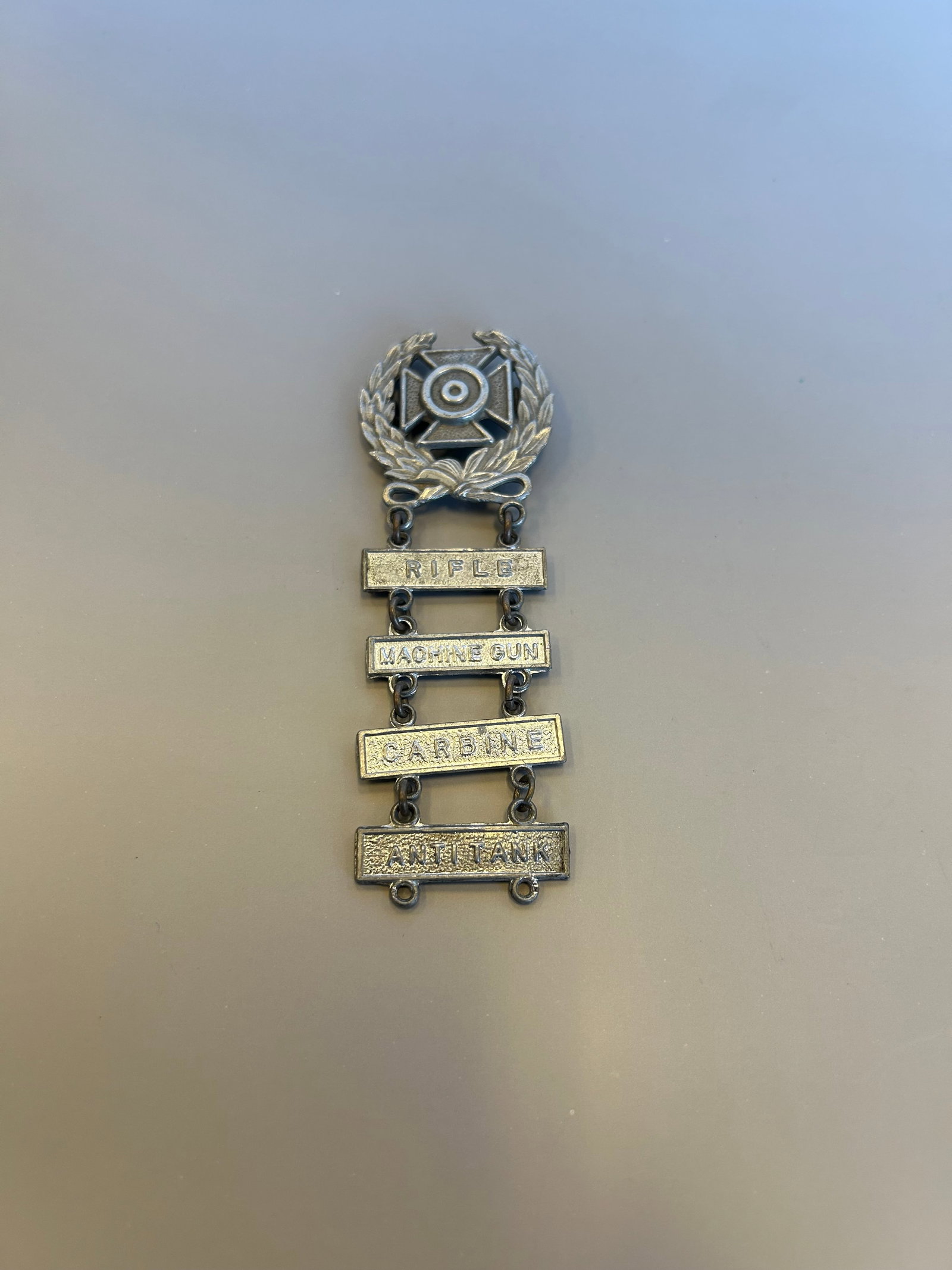 U.S. ARMY EXPERT MARKMANSHIP BADGE, WW11 ERA (1 of 2)
