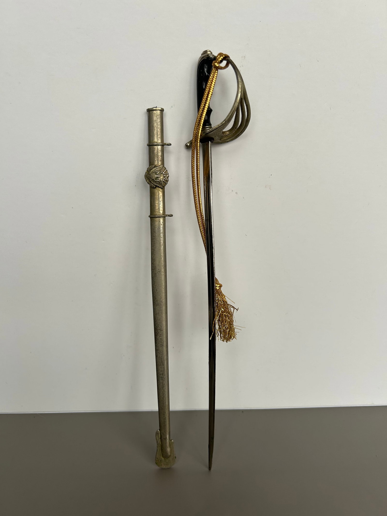 VIRGINIA MILITARY INSTITUTE MINIATURE SWORD (1 of 2)