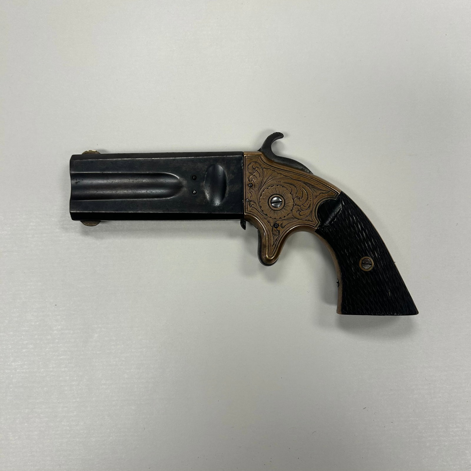 ENGRAVED AMERICAN ARMS DOUBLE DERINGER (1 of 8)