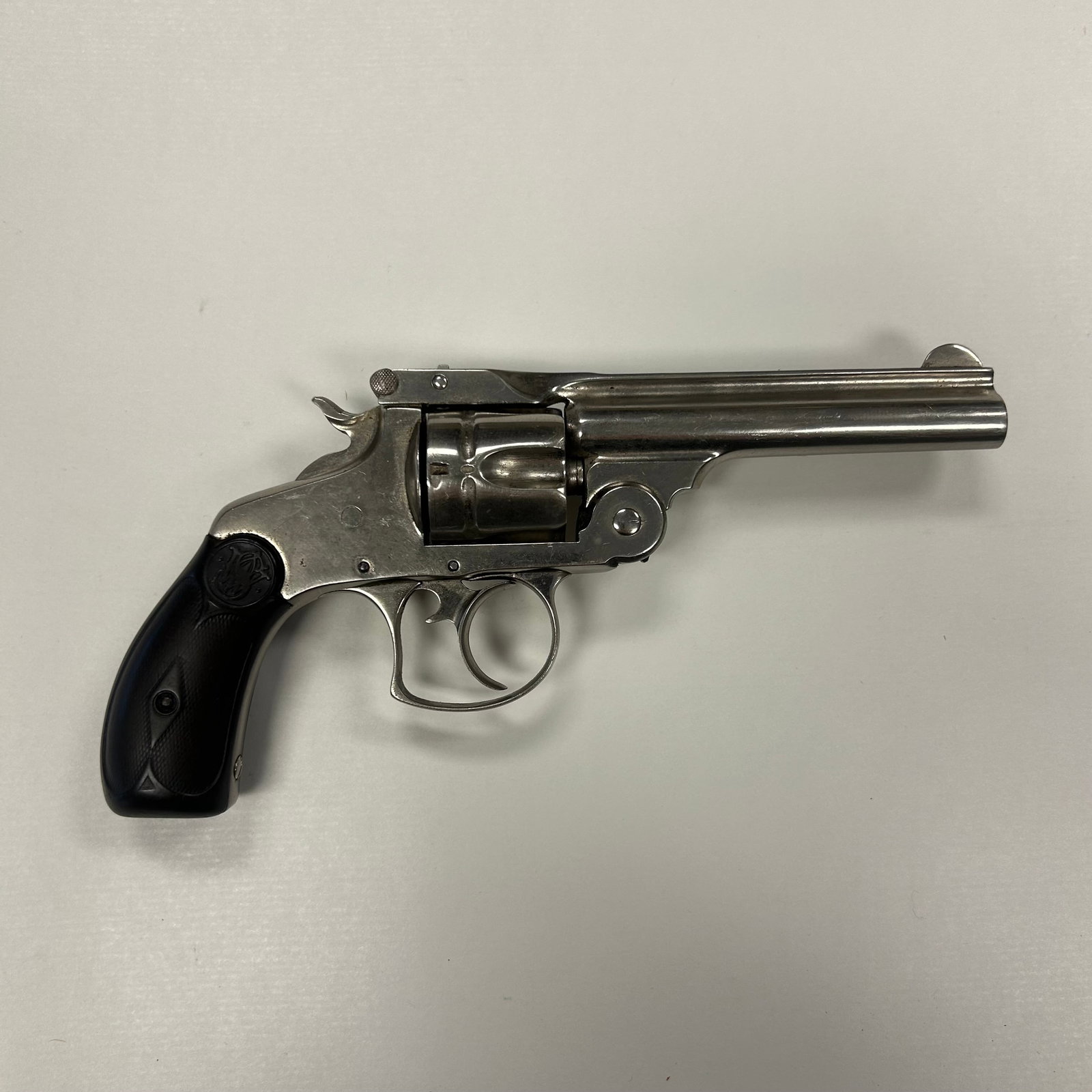 SMITH & WESSON .38 THIRD MODEL REVOLVER (1 of 6)
