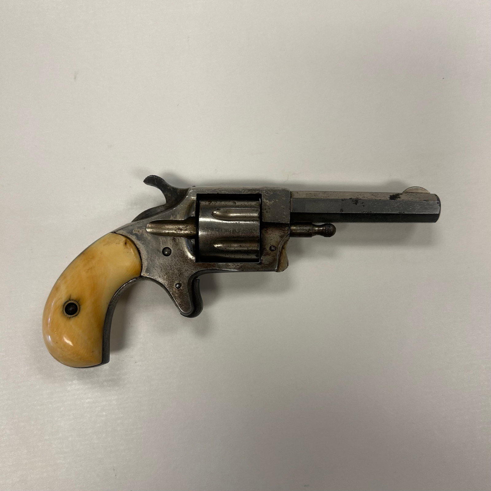 INTERNATIONAL NO. 1 ANTIQUE .22 POCKET REVOLVER (1 of 6)