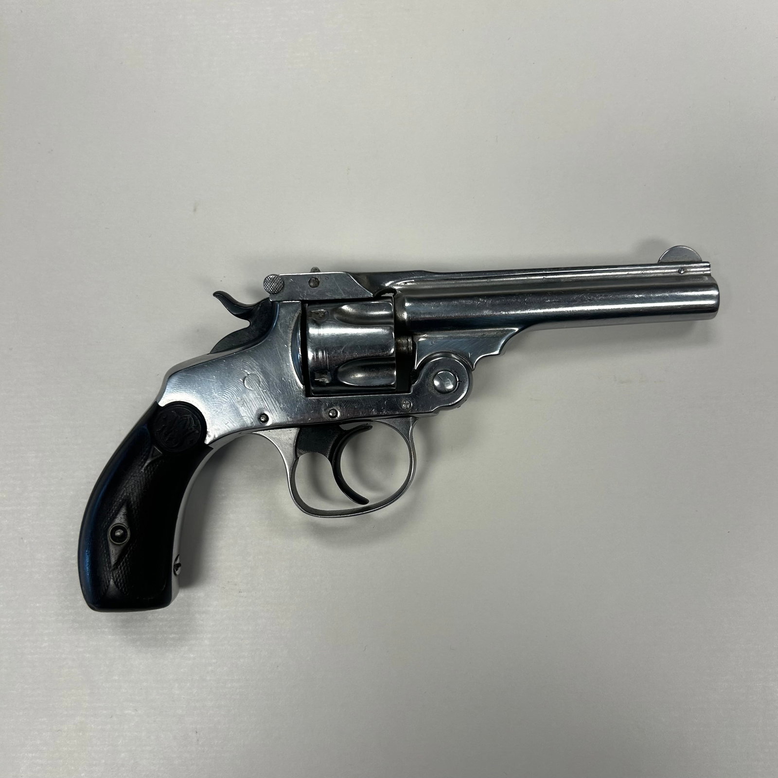 SMITH & WESSON .32 DOUBLE ACTION, 4th MODEL (1 of 6)