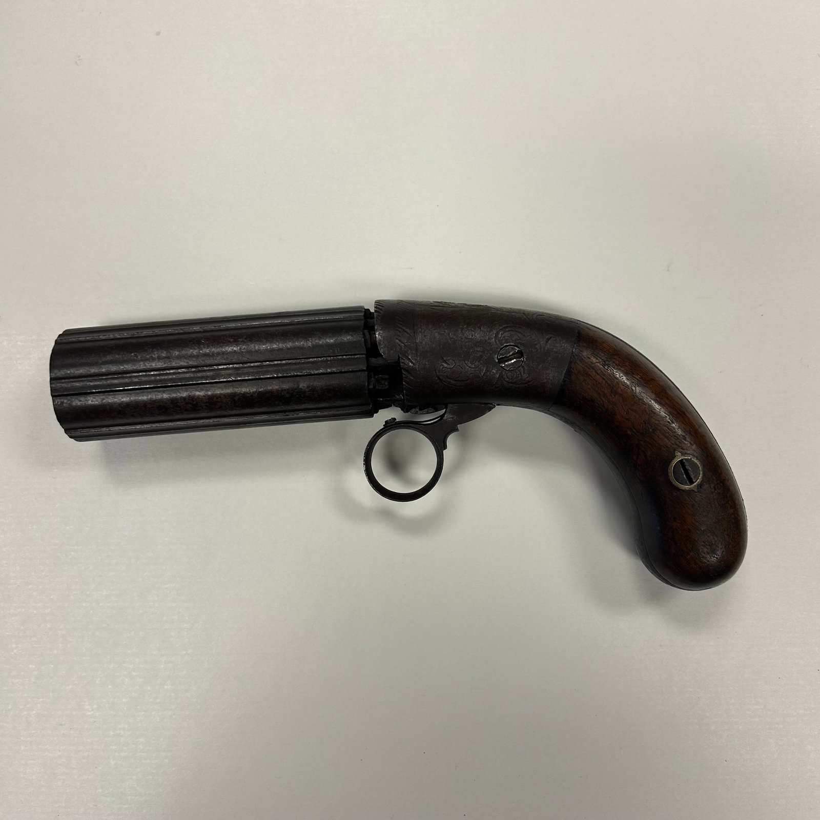 BLUNT & SYMS ENGRAVED SIX SHOT PEPPERBOX (1 of 5)